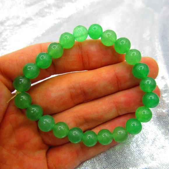 Green Aventurine 8mm Round 7" Stretchy Gemstone Bracelet - Picture 1 of 3